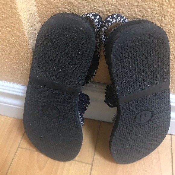 Navy blue & white strap sandals - Picture 3 of 3